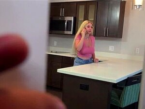 Große natürliche Titten, süße Stiefschwester Skylar Vox brauchte