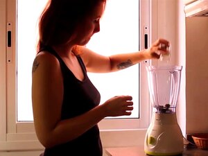 LUCIE MACHT PORNOS Fickt gebackene Weltraumkuchen, Agatha kämpft