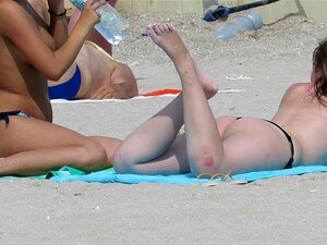 WUNDERSCHÖNES Topless Amateur Geile oben ohne Süße Voyeur Video.