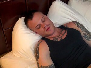 Cody Gay Porn Video - Str8Chaser, Cody war gemütlich im Park joggen,