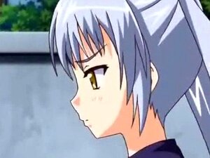 Süßes Hentai-Mädchen reizt harten Penis. Hentai-MädCHEN reizt