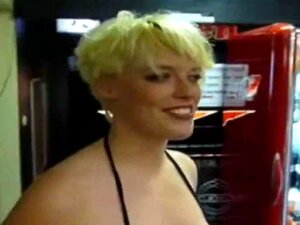 Gangbang im Pornokino