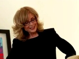 Напрлитана MILF са плавушом