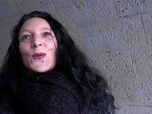 französische Cougar wird hart gefickt