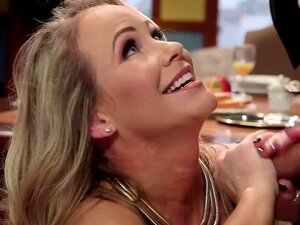 Муж Рамон Номар бичева и дисциплинује