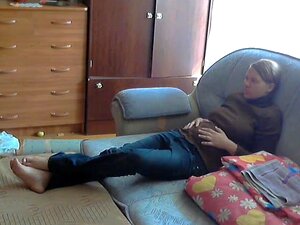 Zwei Schlampen teilen sich meinen großen steifen Schwanz, manchmal