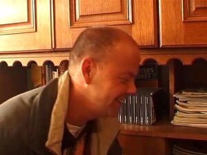 Amatöörivaimo kotona, Cockold-aviomies katsoo - LostFucker