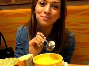 Kijk een date met Sara Luvv is alles wat nodig is voor een creampie op