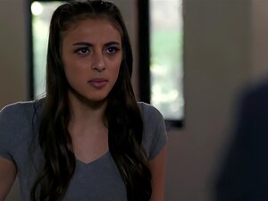 PURE Fetisch-Stieftochter wird von Stief-Stiefvater versohlt und