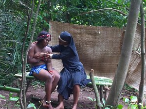 Europäische Missionarin bringt ihrem Sklaven neue lesbische Stile bei