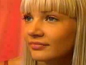 Frische blonde Finger, Arsch, freie Masse