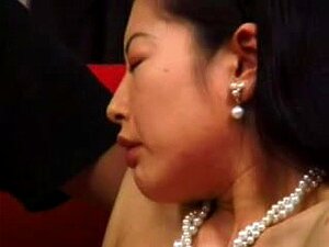 A garota japonesa Pixies cresce como uma vovó sem censura e parece