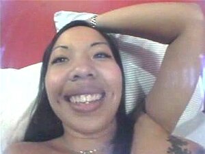 Filippiiniläinen tyttö antaa suihinoton POV:na