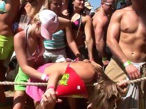 Unglaubliche Pornodarstellerin in einem fabelhaften blonden