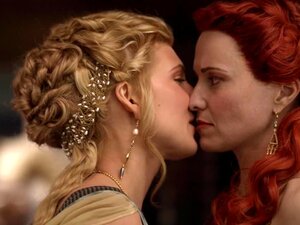 Viva Bianca und Lucy Lawless - Spartacus s1e02