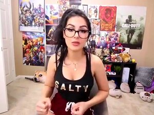 SSSniperWolf FORTNITE MILF TANZT