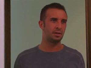 Keiran ha avuto fino a qui con il suo vicino di casa, Diamond. Notte