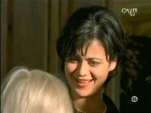 Tauche ein in die brennende Hitze von Catherine Bell in diesem mit