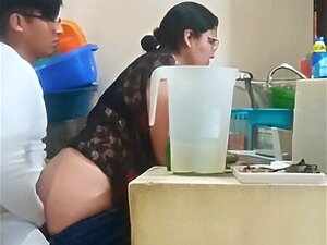 Dienstmädchen heimlich von meiner Frau gefickt