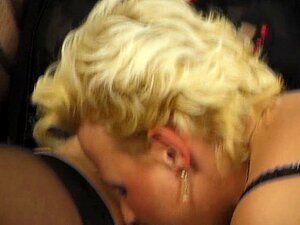 Zwei ältere Blondinen und ein großer Schwanz - Inferno Productions