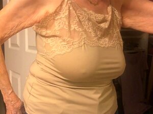 Riesige 84-jährige Oma-Titten!