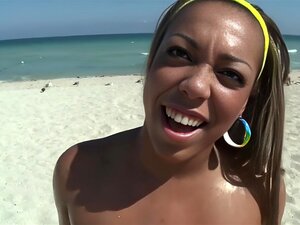 Natürliche Kurven Monica & Brick (Brick Danger)