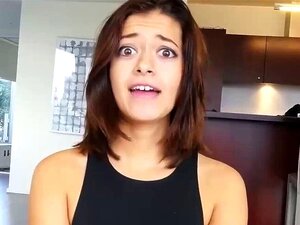 Sexe hardcore en POV avec une sexy brune. La brune adore les queues