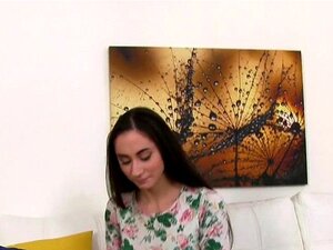Treenatut karvaiset malliotsatukkat castingissa