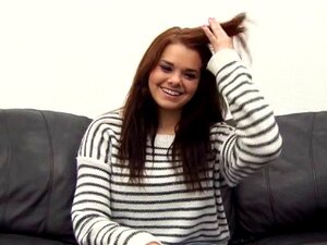 Süßer Amateur-Arschfick & Besamung auf der Casting-Couch. Süßer,