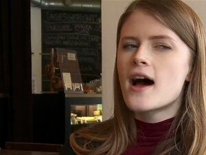 :) Ensimmäinen kerta videolla - Upea blondi upeilla tisseillä!