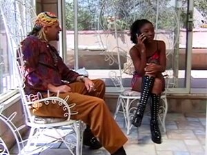 Black Bad Girls - Devin mit Pirate Surewood. Black Bad Girls - Devin