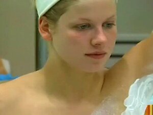 Großer Stiefbruder heiße blonde Süße Mädchen Badewanne Rasur