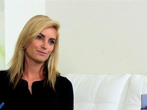 Hoikka beibi isoilla feikkitisseillä on casting