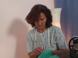 60-годишња бака јаше своје месо