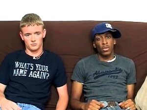Frischer Pinoy-Gay-Sex mp4 Ich war froh zuzusehen, dass er