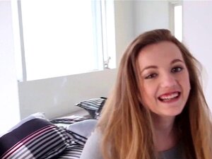 Pov söt styvsyster suger. Pov söt styvsyster suger och knullar fet