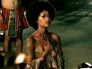 Enge Afro-behaarte Ebony wird von einem geilen Pharao vermasselt. Enge
