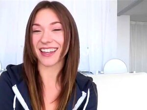 Лепа европска слаткица Callie Calypso у