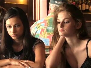 Upskirts und öffentlicher Sex im Restaurant