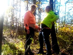 Mein geiler Hengst fickt mich im Wald
