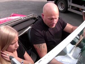 Deutsche Dünne Straßennutte wird draußen ohne Kondom gefickt