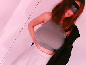 Oljig sport bra titjob POV