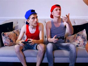 Bigcock Jordi wird langweilig mit Videospielen Vor allem, wenn seine