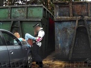 Fejkpolis kan inte fejka sin orgasm. Upphetsad fejkpolis kan helt