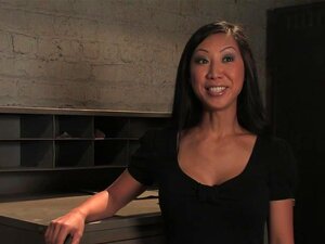 Хипнотичка Покорност, Тиа Линг