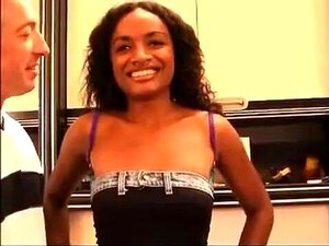Sesso di gruppo di bellezza francese ebano e bianca su un'altalena!