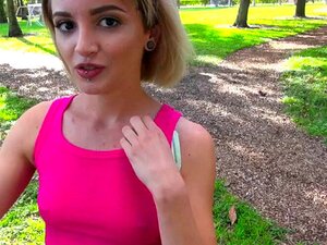 Dicker Schwanz bringt heiße Braut zum Kommen. Dicker Schwanz führt