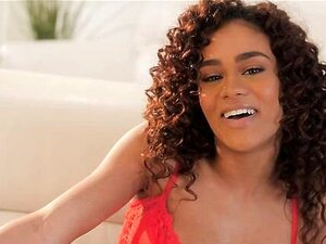 Scarlit Scandal ist eine Ebony-Babe, die von Anfang bis Ende wild ist!