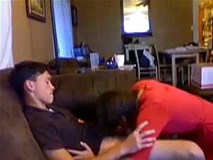 Meine sündige schwarze Schönheit in einem roten Kleid liebt es, mich