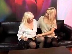 Herkullinen tuore Thant (TYT) kiinnittää kypsän naisen hihnat.